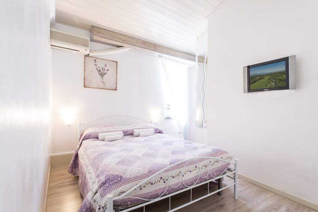 Sisi Apartment & Rooms Desenzano del Garda Exterior photo